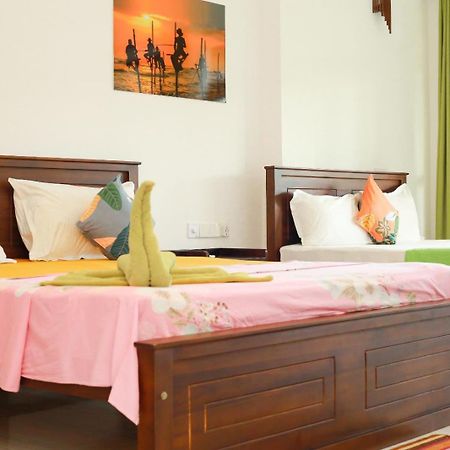Relax Beach Resort Weligama Luaran gambar
