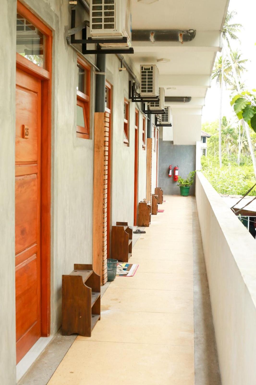 Relax Beach Resort Weligama Luaran gambar