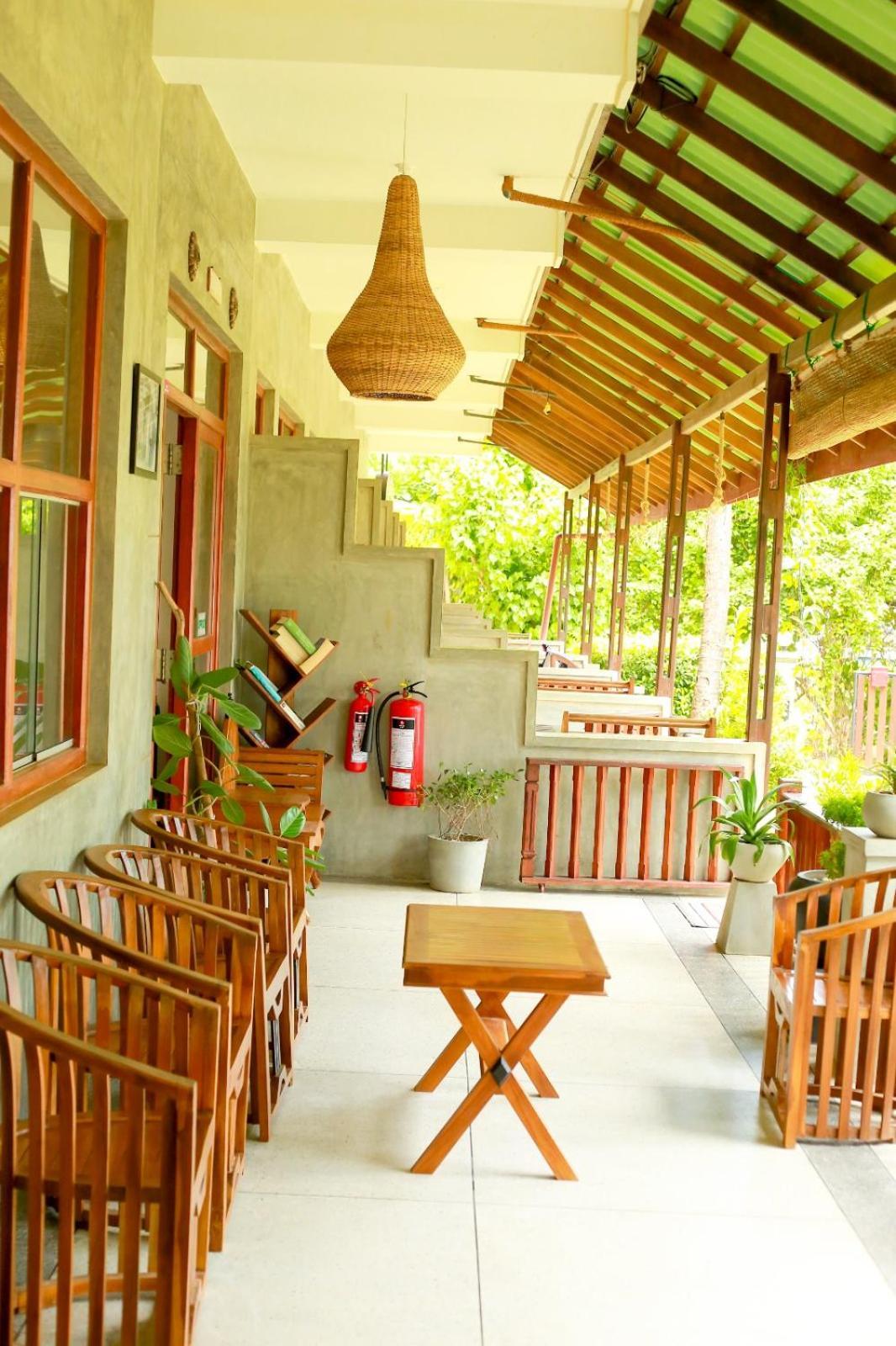 Relax Beach Resort Weligama Luaran gambar